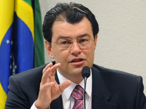 O senador Eduardo Braga (PMDB-AM), novo líder do governo no Senado (Foto: Wilsom Dias/ABr)