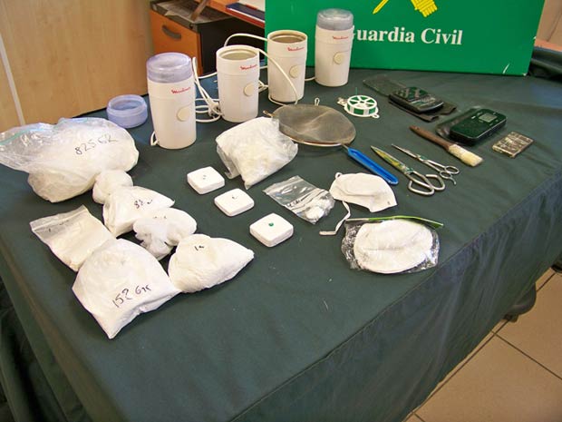 Droga que teria sido apreendida na operação (Foto: Guarda Civil da Espanha)
