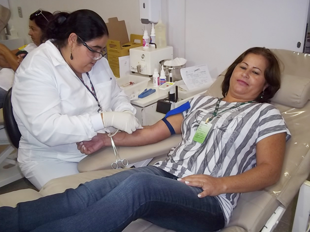 Conselheiros tutelares do Distrito Federal fazem ato público com doação de sangue para reivindicar regulamentação da profissão e estrutura nos conselhos. (Foto: Felipe Néri)