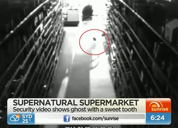 Câmeras teriam flagrado fantasma em supermercado na Austrália. (Foto: Reprodução)