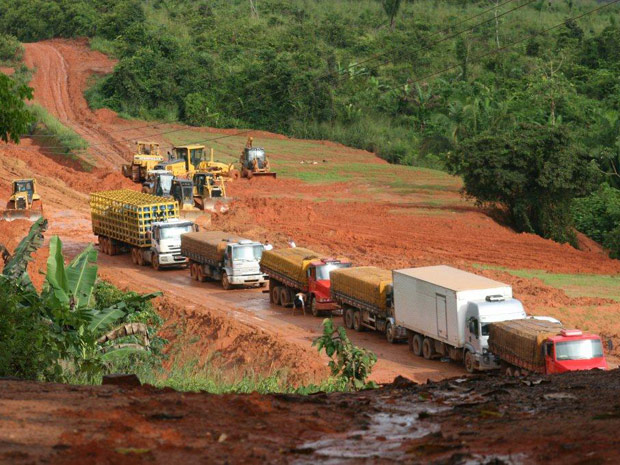 Segundo a Defesa Civil do Pará, período é conhecido como "inverno amazônico" e costuma deixar trechos de rodovias intransitáveis (Foto: Vianey Bentes/TV Globo)