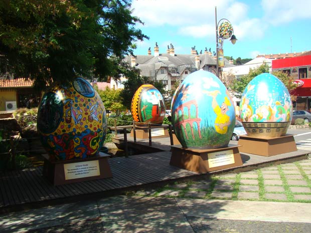 Ovos gigantes enfeitam Gramado para a Páscoa (Foto: Divulgação/Chocofest)