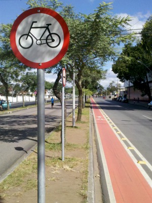 Ciclofaixa da Avenida Marechal Floriano (Foto: André Feiges)