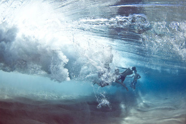 O fotógrafo conta que suas imagens de banhistas e surfistas fizeram muito sucesso, e ele acabou se dedicando a este tipo de retrato (Foto: Mark Tipple)