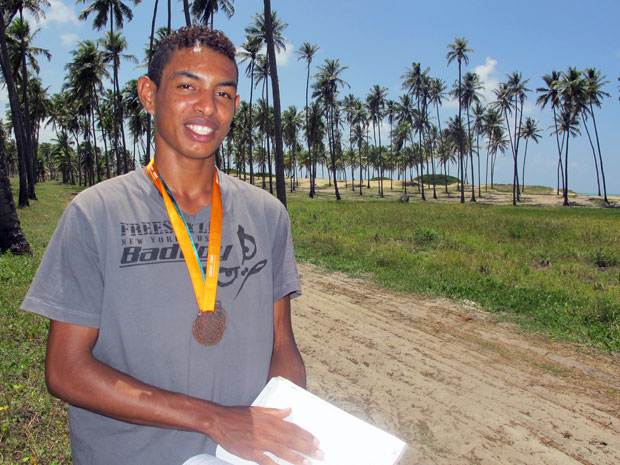 Indiana Jhones, de 19 anos, mora em Coruripe e foi um dos campeões da Olimpíada Brasileira de Matemática do ano passado (Foto: Vanessa Fajardo/ G1)