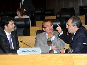 Deputados estaduais Eduardo Braide, César Pires e Marcelo Tavares (Foto: Jr. Lisboa/Agência Assembleia)