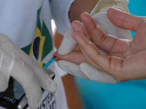 Teste de glicemia é uma das ações previstas na Av. Litorânea (Foto: Biné Morais/O Estado)