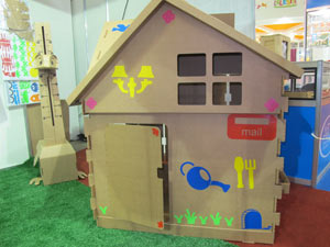 A Ludiks lança a Big Toy Casa, feita de papelão ondulado (Foto: Fabíola Glenia/G1)