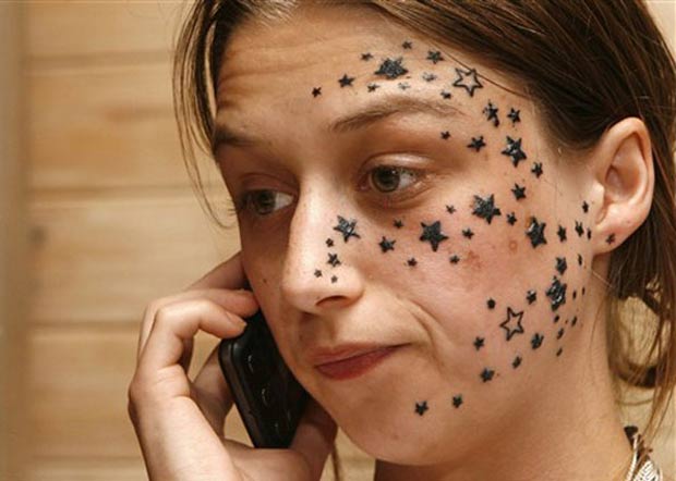 Kimberley Vlaeminck, em foto de 17 de junho de 2009, após ter feito as tatuagens. (Foto: AFP)