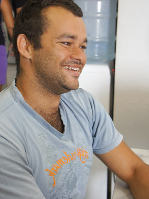 Emanuel Pereira Bezerra, inspetor da escola estadual Enéas Carvalho em Santa Rita, Paraíba (Foto: Inaê Teles/G1)