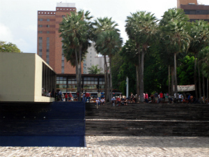Parte externa do Palácio da Abolição foi ocupada  (Foto: Marília Cordeiro / G1 CE)