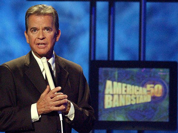 O apresentador de tevê americano Dick Clark, cuja morte foi anunciada em 17 de abril de 2012, em foto de 2002 (Foto: AP)