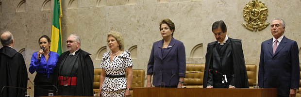 Presidente Dilma Rousseff e outras autoridades durante posse de Ayres Britto (Foto: Carlos Humberto / SCO / STF)