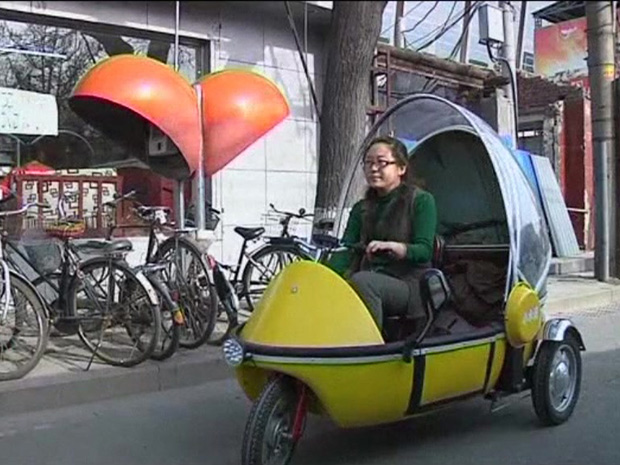 Minicarros elétricos ganham espaço na China (Foto: BBC)