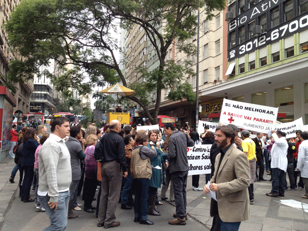 Servidores estaduais de saúde protestaram em Porto Alegre (Foto: Divulgação)