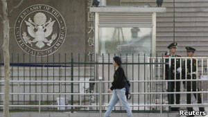 Acredita-se que Chen Guangcheng esteja abrigado na embaixada americana em Pequim (Foto: Reuters)