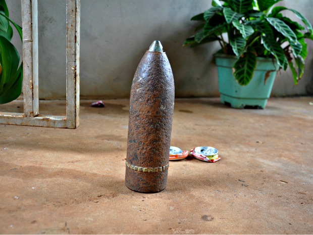 Família usava bomba como 'ferrinho para segurar porta' em MS (Foto: Gabriela Pavão/G1 MS)