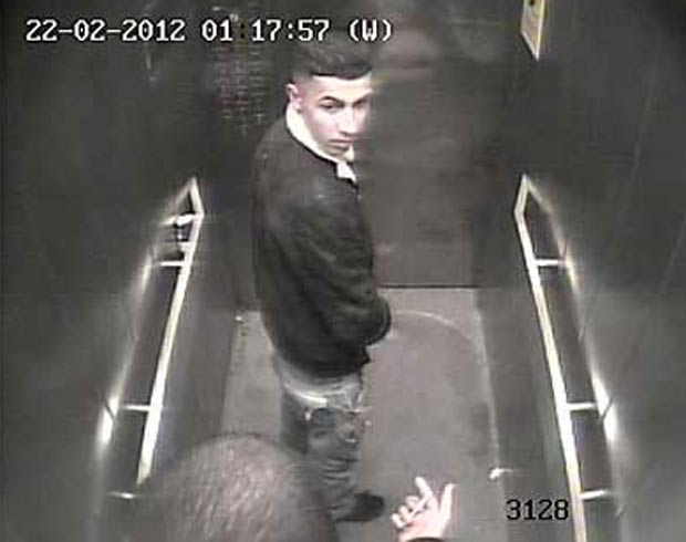Jovem foi flagrado urinando em elevador de tribunal. (Foto: Reprodução)