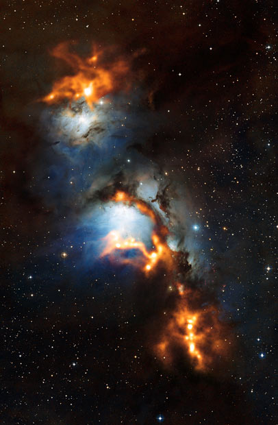 Esta imagem da região que rodeia a nebulosa de reflexão Messier 78, situada a norte do Cinturão de Órion, mostra nuvens de poeira cósmica entrelaçadas na nebulosa tal qual um colar de pérolas. (Foto: ESO/APEX (MPIfR/ESO/OSO)/T. Stanke et al./Igor Chekalin/Digitized Sky Survey 2)