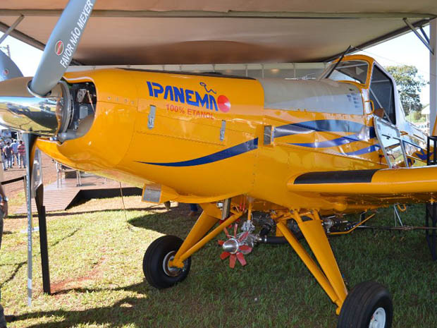 O avião Ipanema, modelo movido a etanol (Foto: Clayton Castelani/ G1)