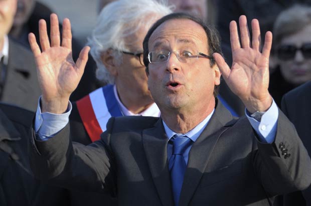 O candidato socialista à presidência da França, François Hollande, em evento em Paris nesta sexta-feira (4) (Foto: AP)