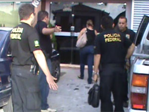 Polícia Federal durante a Operação Dublê em João Pessoa, Paraíba (Foto: Abrantes Júnior/Paraíba FM)