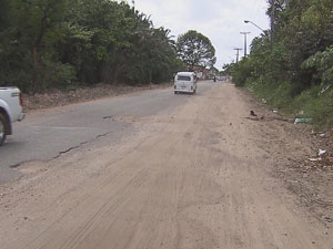 Estrada de Manepá, em Paulista (Foto: Reprodução/TV Globo)