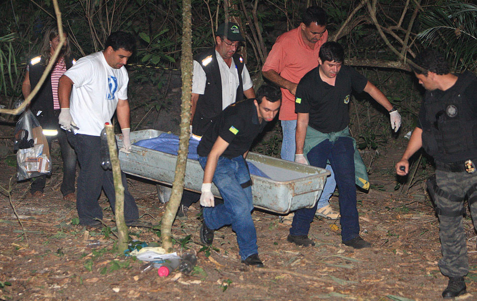 Corpo do delegado Vinícius Batista foi o primeiro a ser resgatado após queda de helicóptero em Goiás