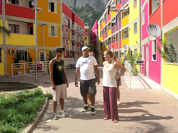 Condomínio do PAC na Rocinha também chama atenção dos turistas (Foto: Christiano Ferreira / G1)