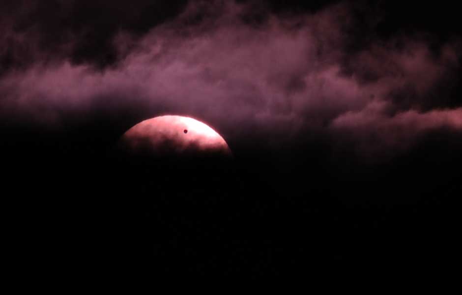 Vênus passa entre a Terra e o Sol: Saravejo.