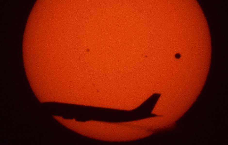 Vênus passa entre a Terra e o Sol: Los Angeles