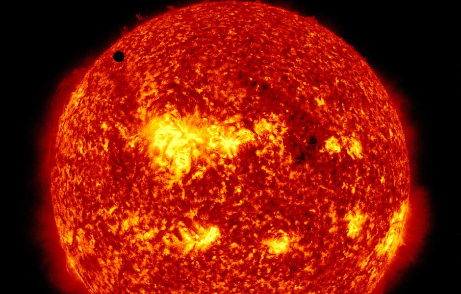 Vênus passa entre a Terra e o Sol: imagem da Nasa.