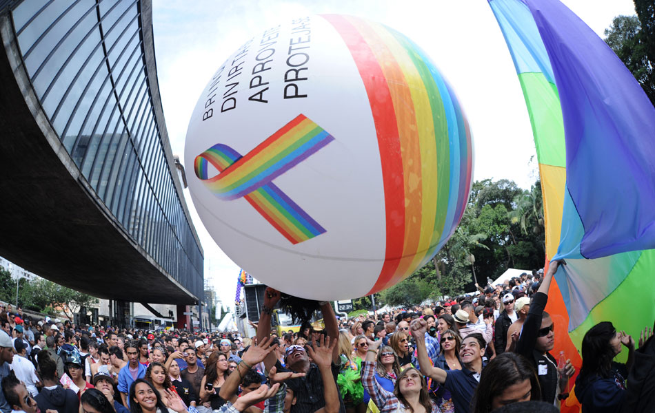 Secretaria da Saúde distribuiu 700 mil preservativos antes do início da Parada Gay