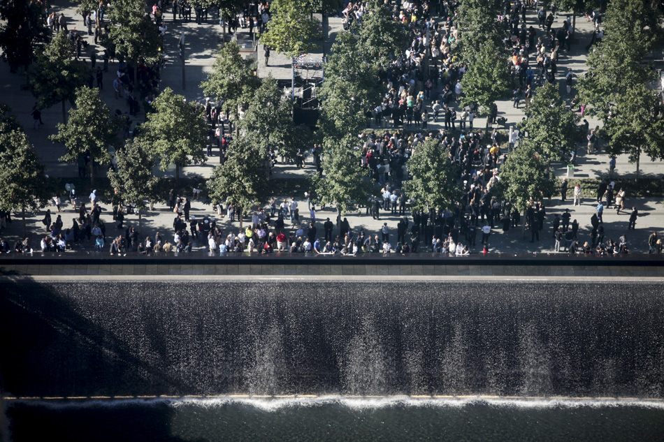 11 de setembro - Centenas de pessoas compareceram ao Memorial no marco zero para homenagear as vítimas dos atentados