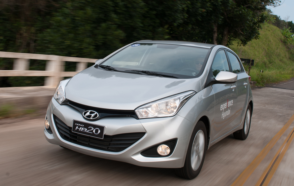 Hyundai HB20 tem opções de motores 1.0 e 1.6, os dois bicombustíveis