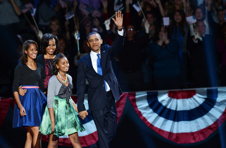 Obama chega com sua família para o discurso da vitória