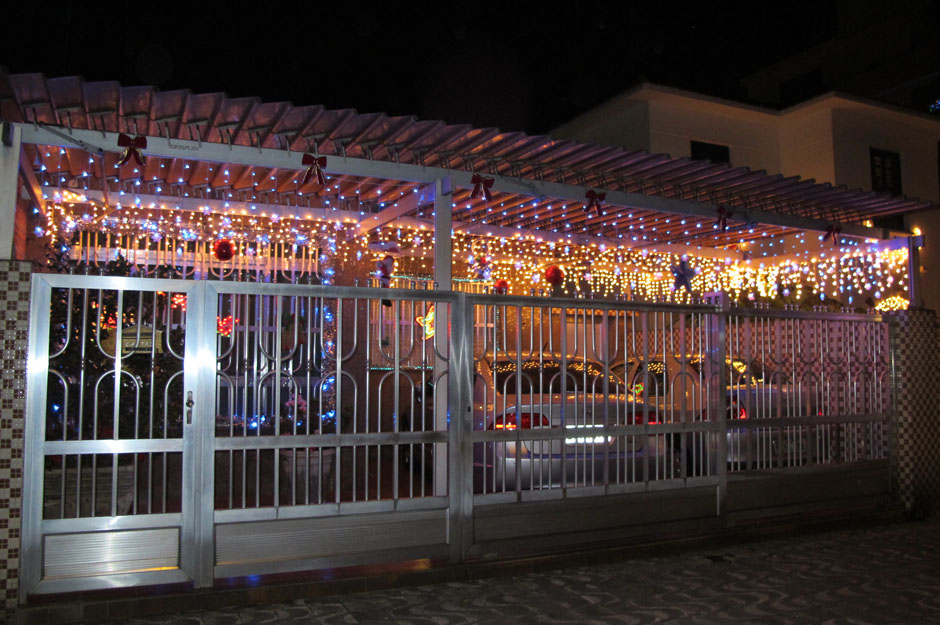 Veja fotos de casas em Santos que montaram decoração natalina - fotos em  Santos e Região - g1