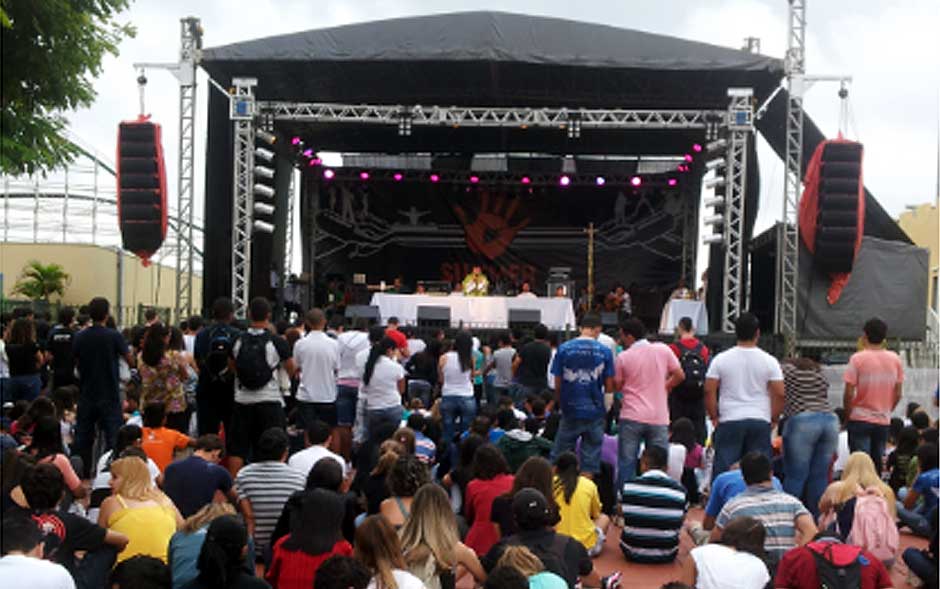 Jovens no Festival Summer Beats, em Vinhedo (SP) (Foto:Priscila Nascimento/ViaEPTVcom)