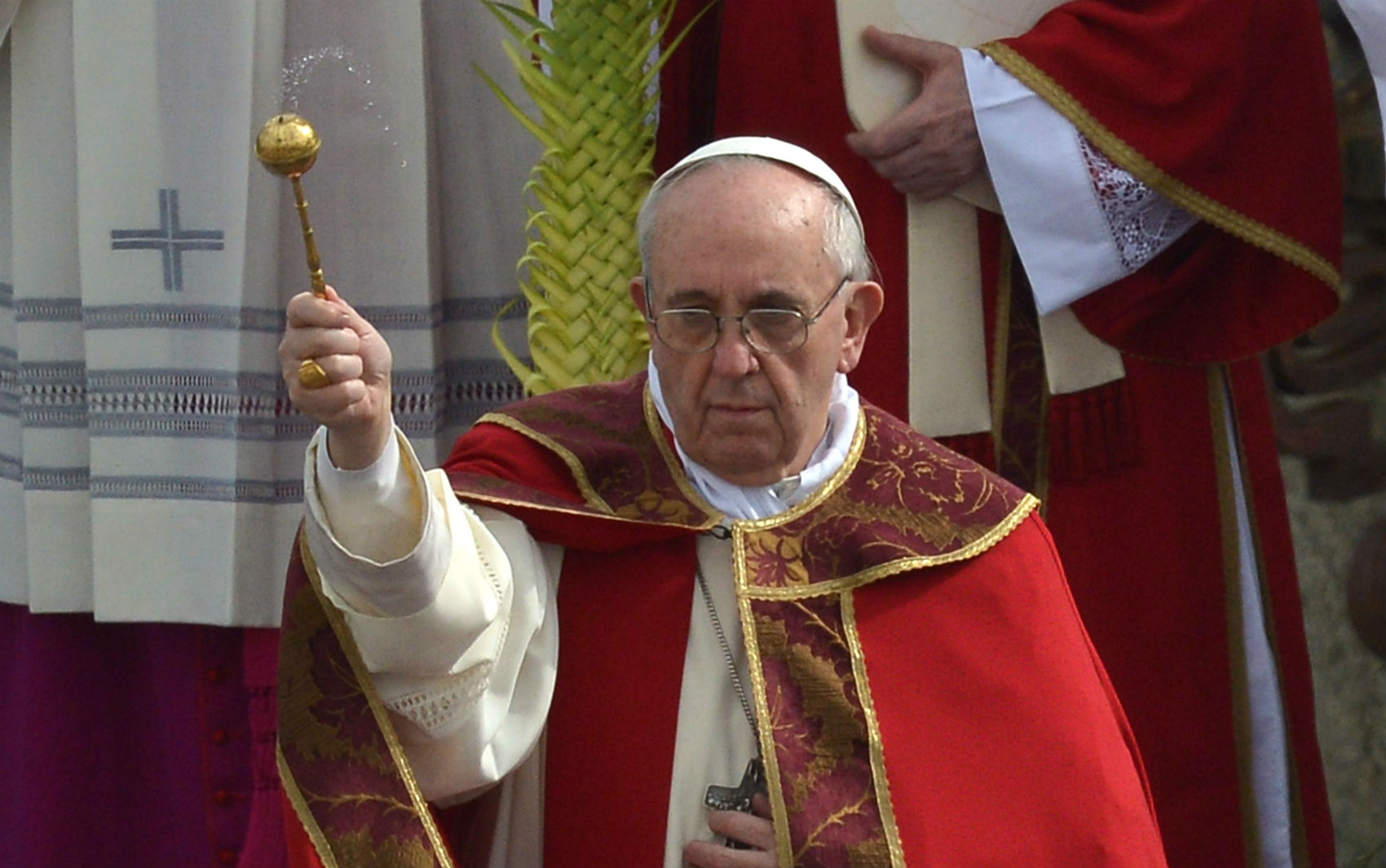 Papa Francisco celebra missa do Domingo de Ramos na Praça São Pedro