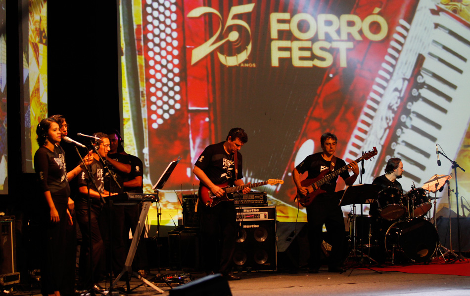 Banda do Forró Fest acompanhou todos os candidatos na noite de eliminatória