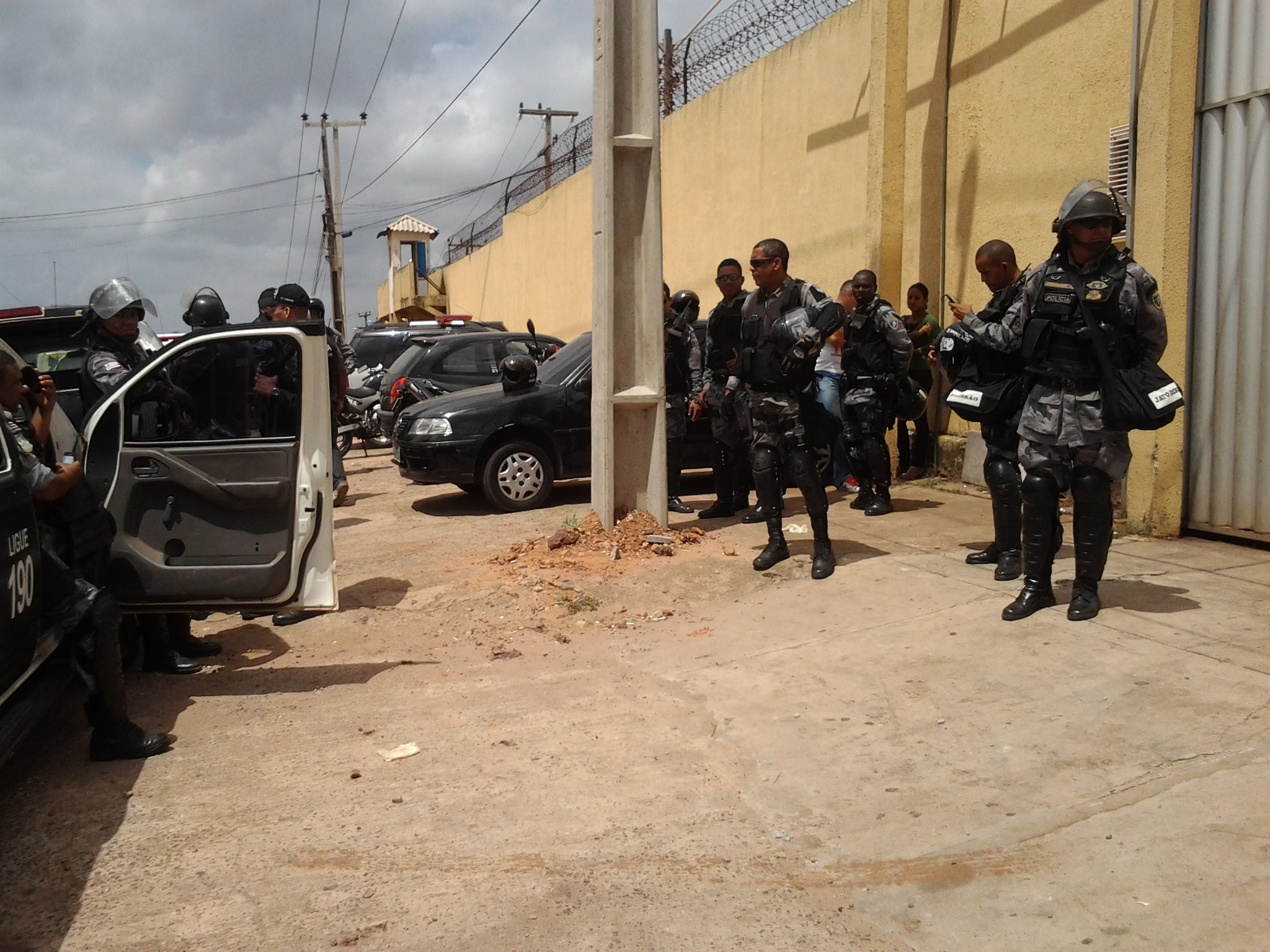 Tropa de Choque da Polícia Militar em ação na Penitenciária de Pedrinhas.