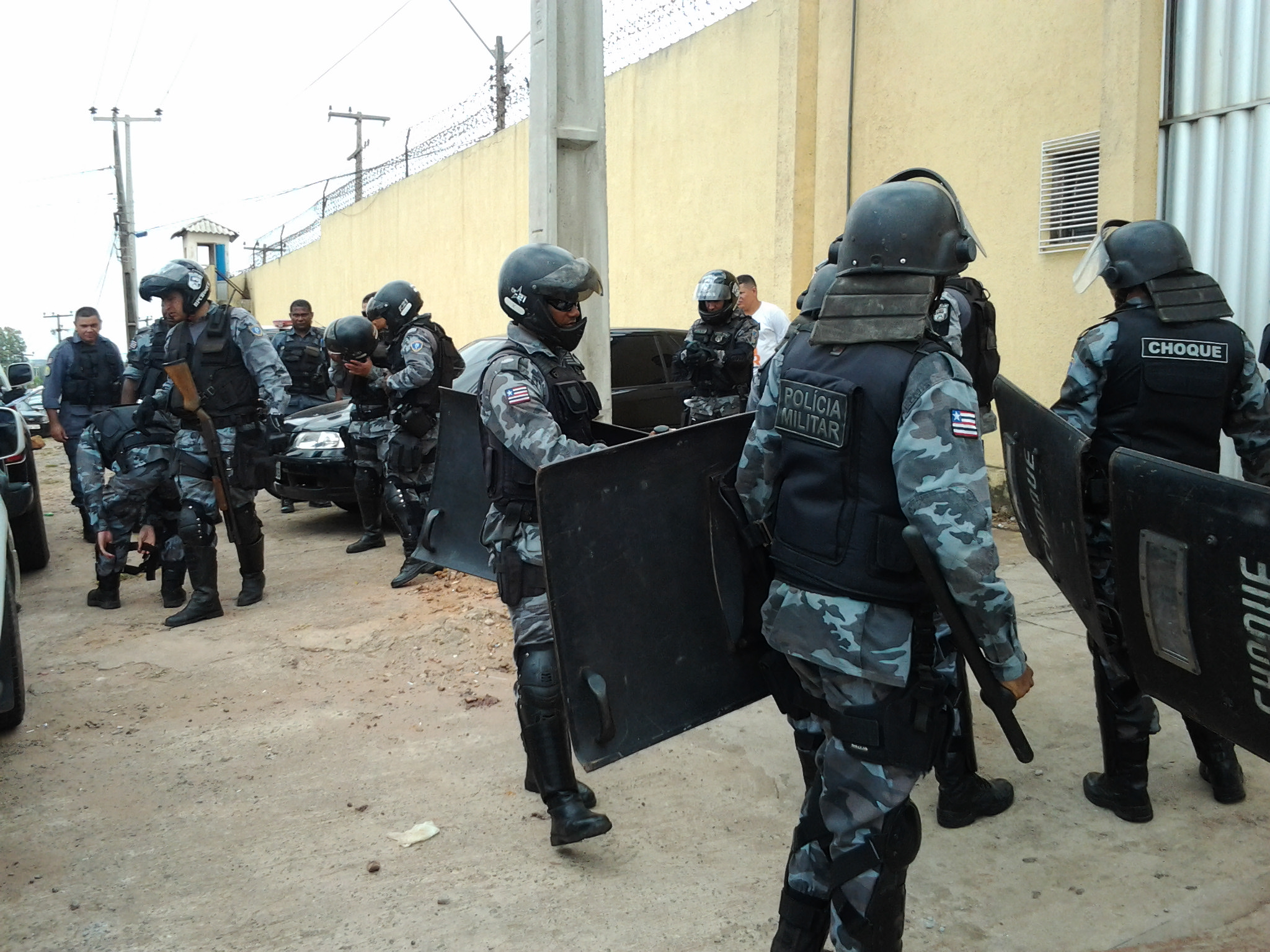 Tropa de Choque da Polícia Militar em ação na Penitenciária de Pedrinhas.