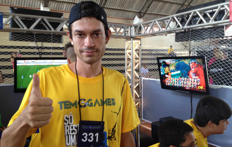 Hugo Hudson Rodrigo Silvério de Lima, de 33 anos, joga Street Fighter há 20 anos. 