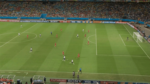 Benzema faz gol fora do tempo oficial de jogo (Foto: Reprodução)