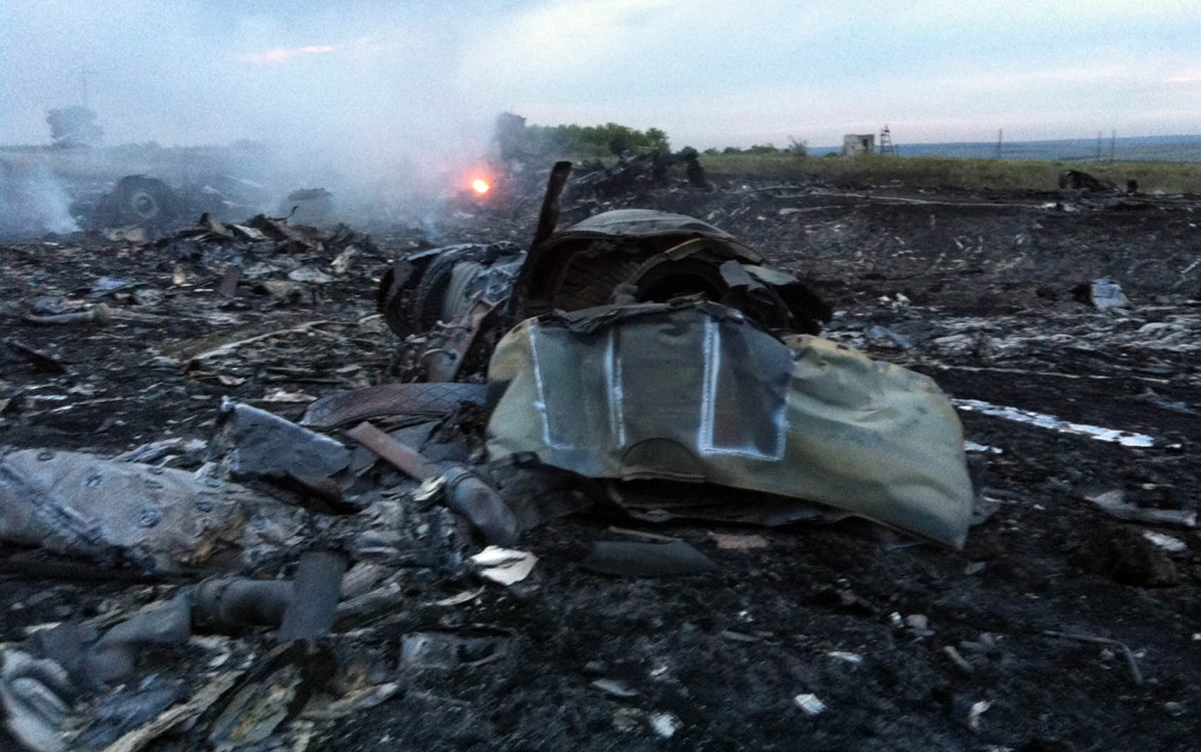 Destroços da queda do avião da Malaysia na Ucrânia