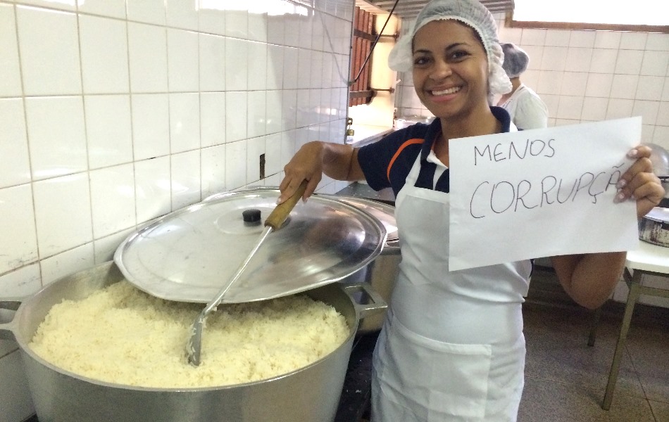 A cozinheira Valéria Campos de Sousa, de 29 anos, espera que a corrupção seja combatida em Goiás