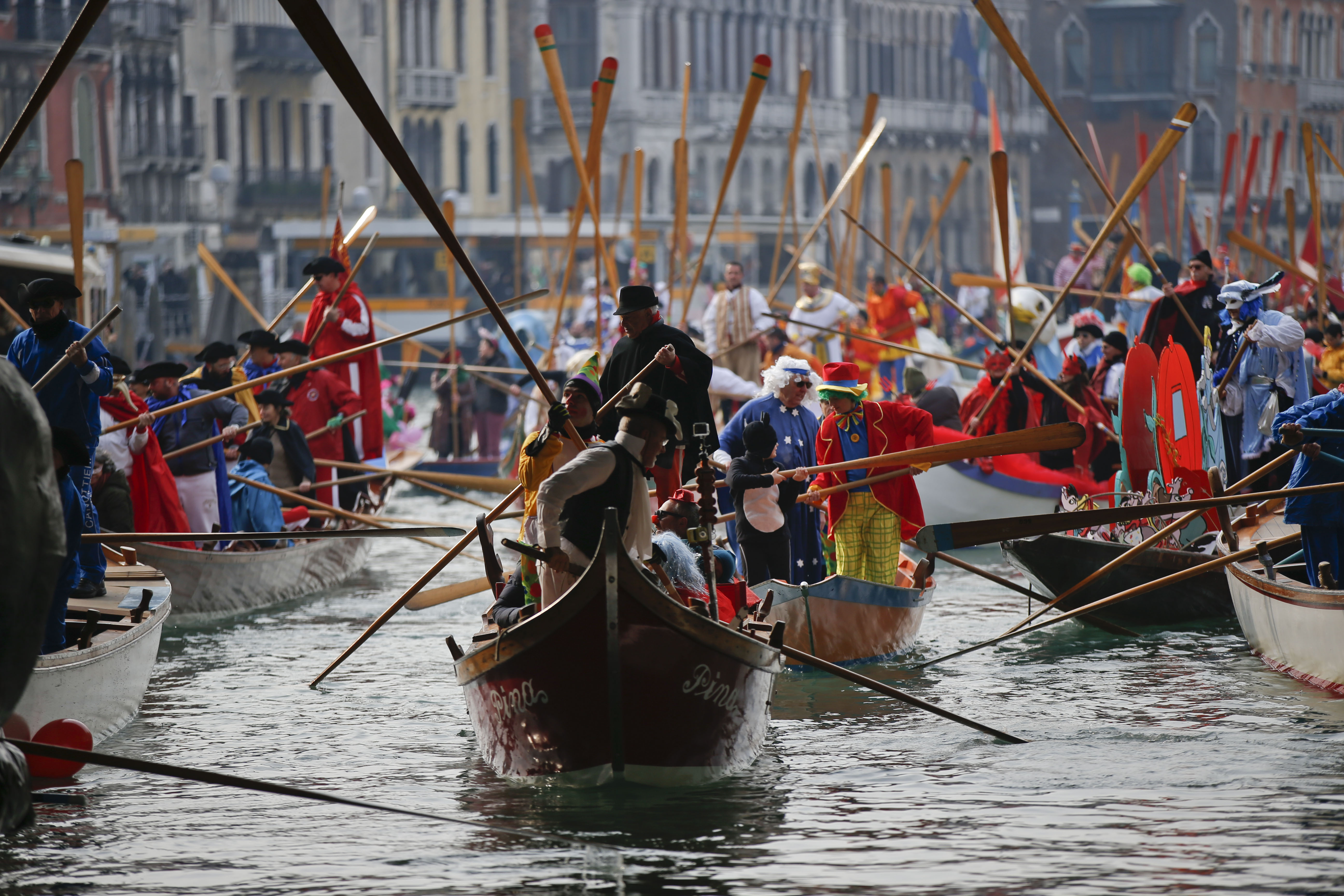 Carnaval de Veneza atrai turistas do mundo inteiro