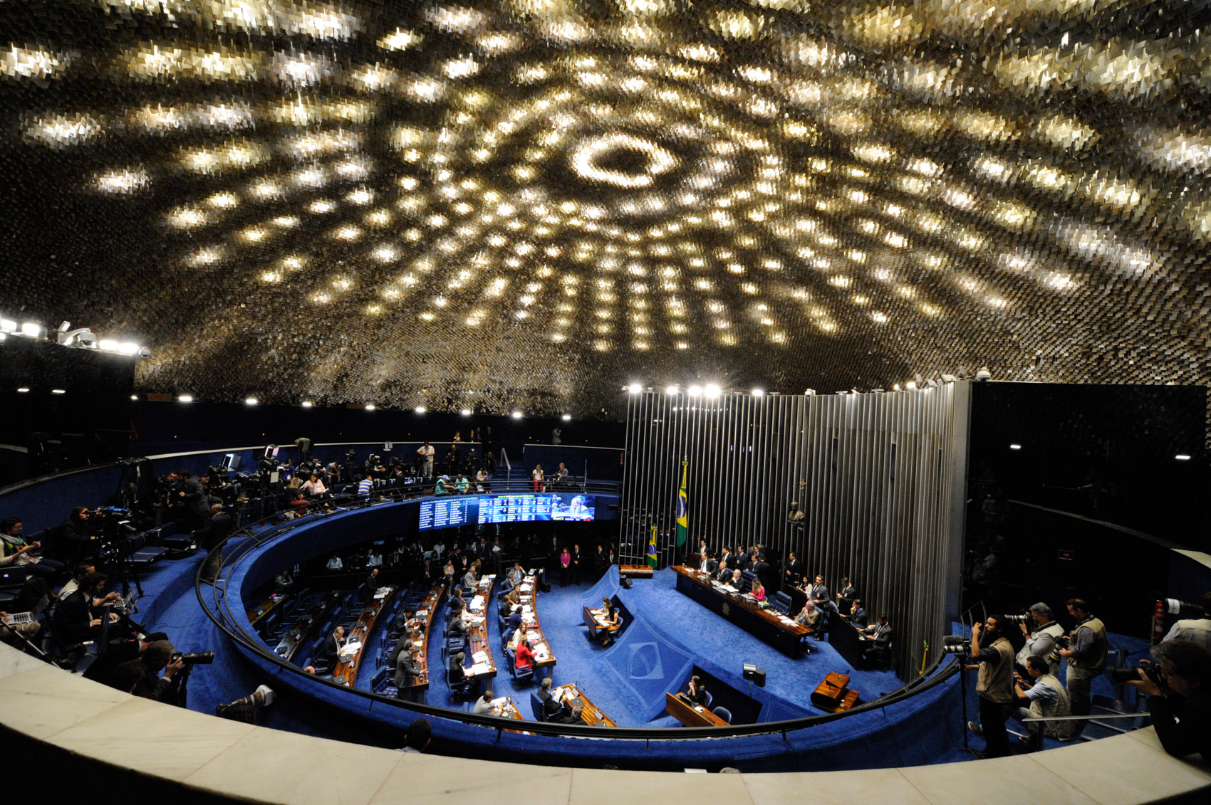 26/08 - Vista geral do plenário do Senado, em Brasília, durante o segundo dia da sessão do julgamento final do processo de impeachment da presidente afastada Dilma Rousseff
