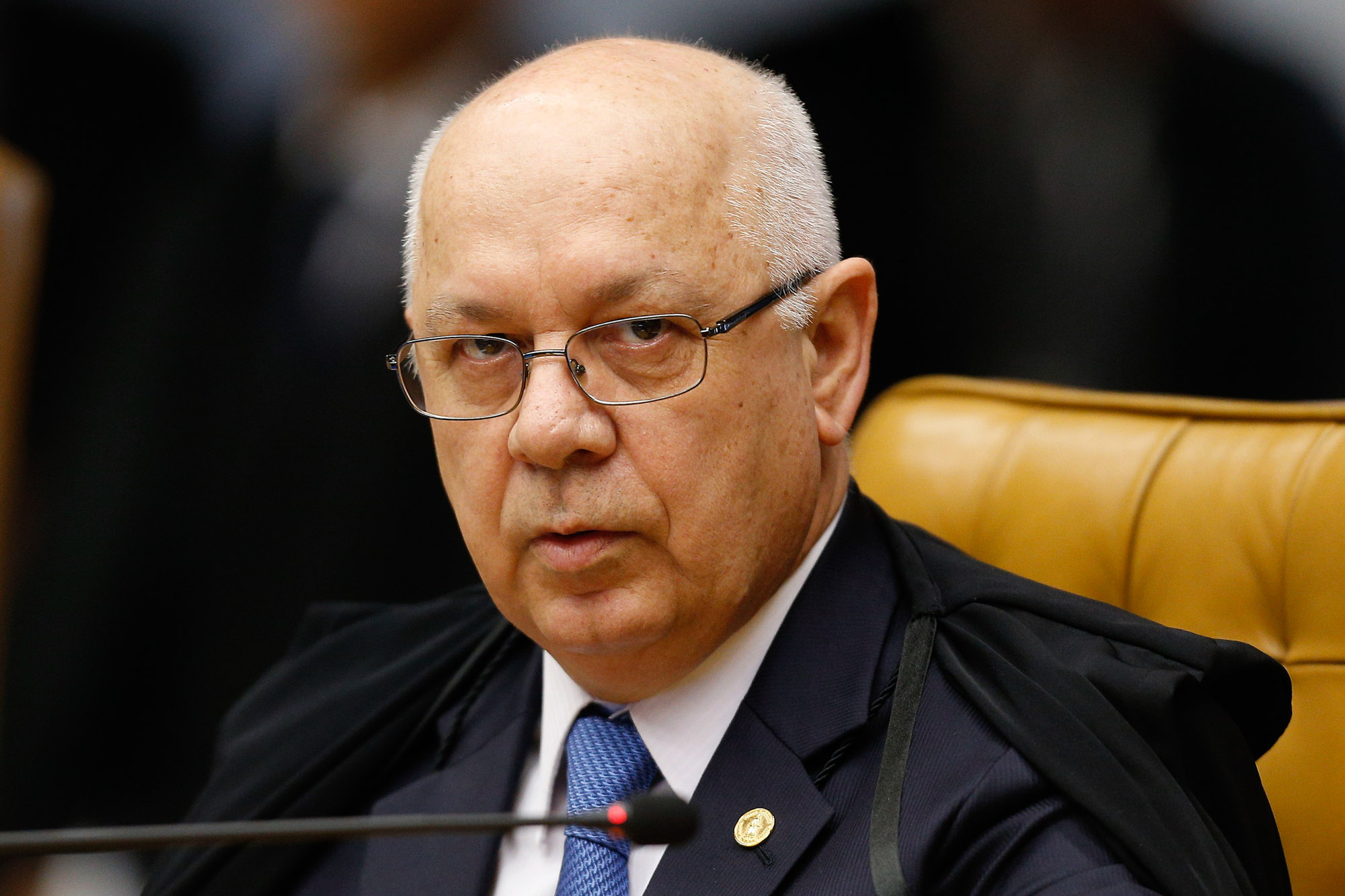 Teori Zavascki durante sessão no plenário do Superior Tribunal de Justiça (STF), em Brasília, em março de 2015