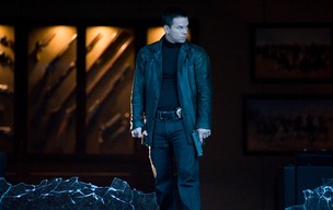 Max Payne - Max Payne (Mark Wahlberg) procura pistas sobre um mistério que vai levá-lo a uma vasta conspiração (Foto: Michael Gibson / Divulgação 20th Century Fox Film Corporation)